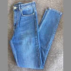 H&M high-waisted skinny jeans size 6